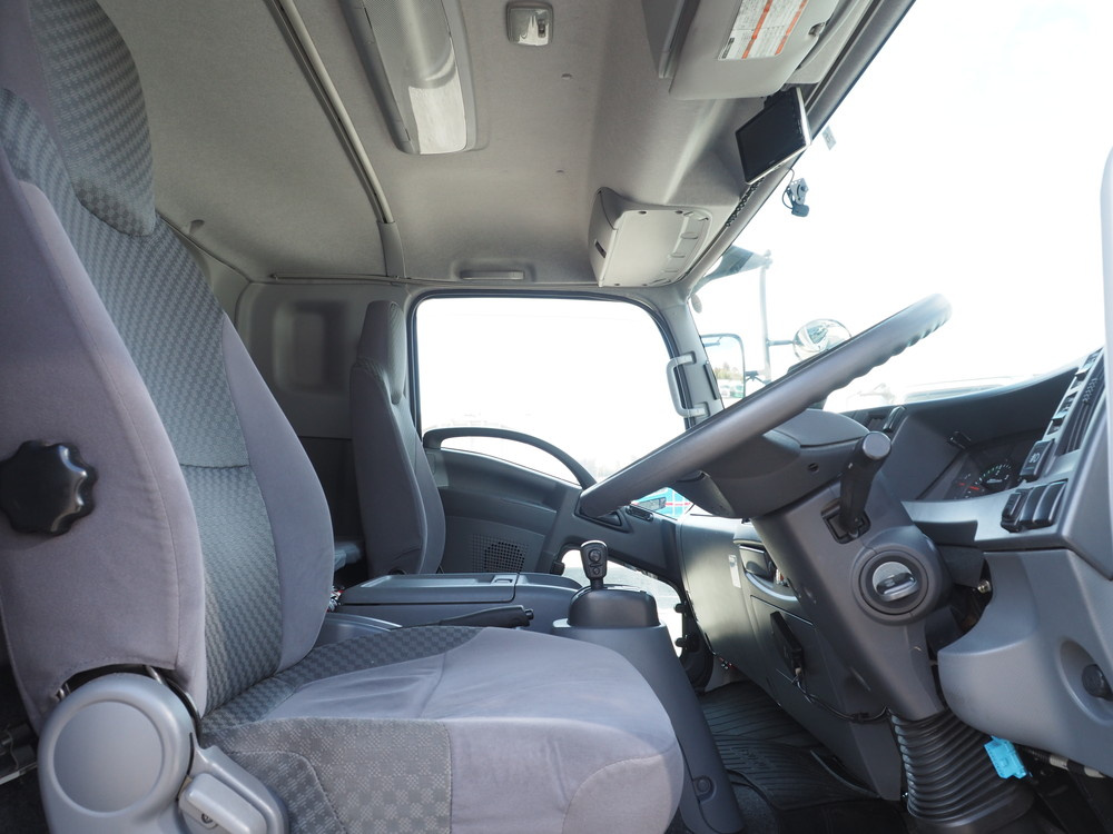 いすゞ フォワード 冷凍バン 中型 TKG-FRR90T2 年式 H29[写真22]