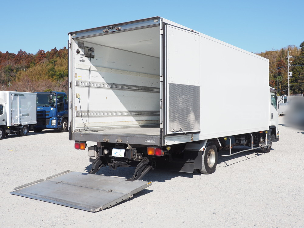 いすゞ フォワード 冷凍バン 中型 TKG-FRR90S2 年式 H27[写真17]