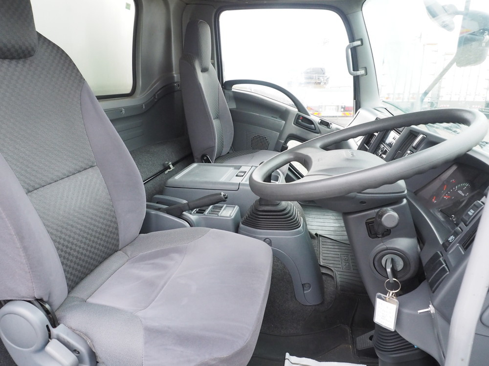 いすゞ フォワード 冷凍バン 中型 TKG-FRR90S2 年式 H27[写真21]