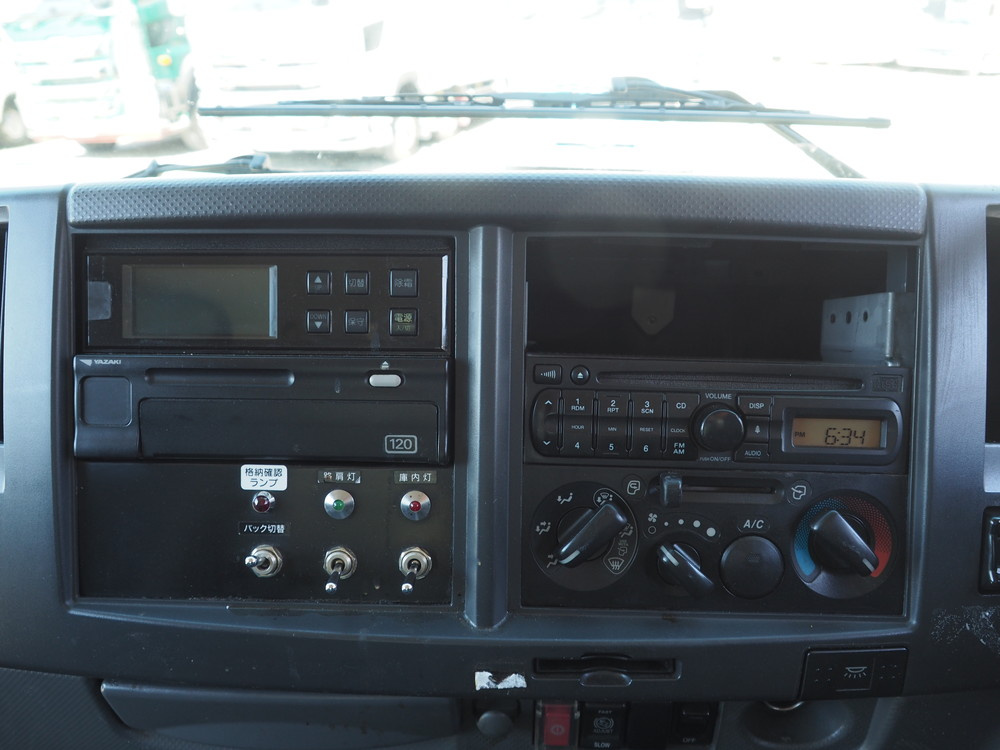 いすゞ フォワード 冷凍バン 中型 TKG-FRR90T2 年式 H26[写真25]