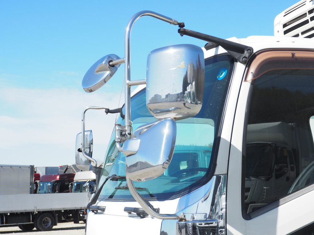 いすゞ フォワード 冷凍バン 中型 TKG-FRR90T2 年式 H26[写真09]