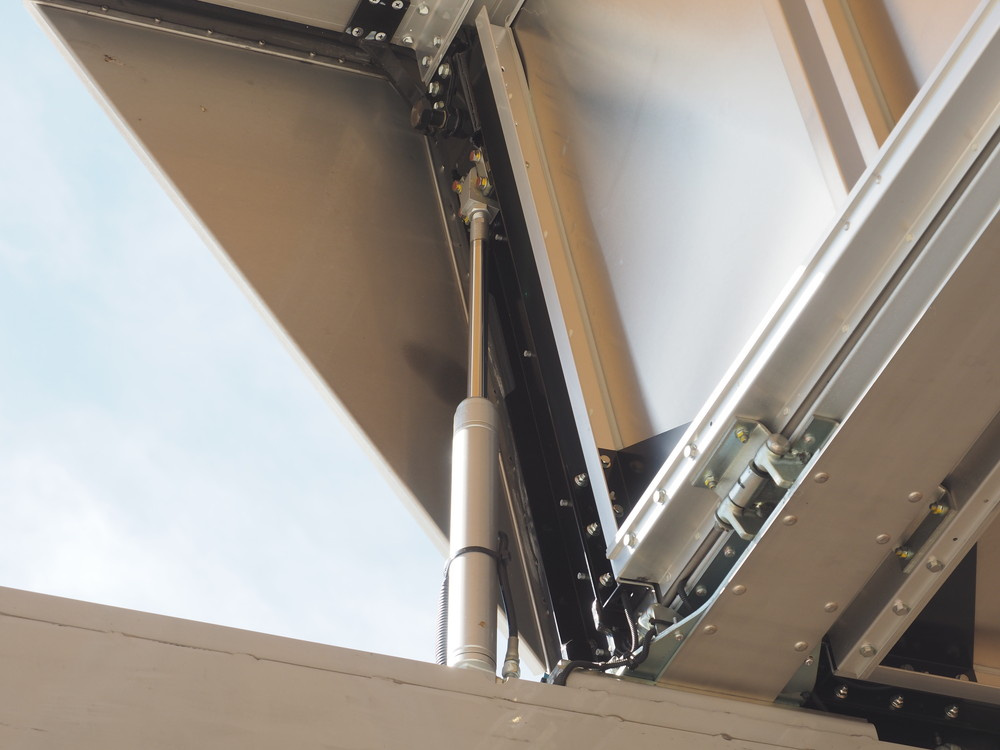 UDトラックス クオン ウイング車 大型 2PG-CG5CA 年式 R1[写真20]