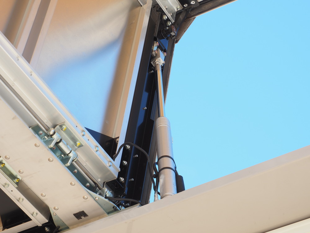 UDトラックス クオン ウイング車 大型 2PG-CG5CA 年式 R1[写真21]