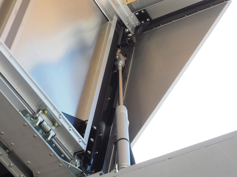 UDトラックス クオン ウイング車 大型 2PG-CG5CA 年式 R1[写真14]