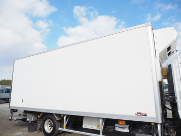 いすゞ フォワード 冷凍バン 中型 TKG-FRR90T2 年式 H29 [写真09]