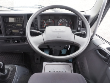 いすゞ フォワード 冷凍バン 中型 TKG-FRR90S2 年式 H27 [写真22]