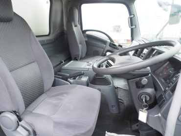 いすゞ フォワード 冷凍バン 中型 TKG-FRR90S2 年式 H27 [写真21]