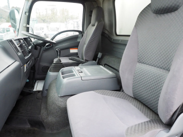 いすゞ フォワード 冷凍バン 中型 TKG-FRR90S2 年式 H27 [写真27]