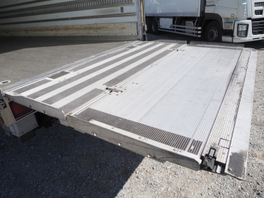 いすゞ フォワード 冷凍バン 中型 TKG-FRR90T2 年式 H26 [写真21]