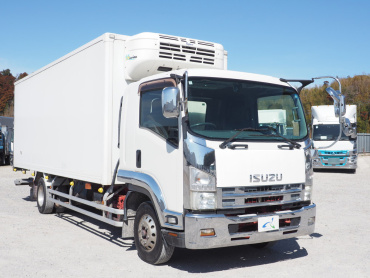 いすゞ フォワード 冷凍バン 中型 TKG-FRR90T2 年式 H26 [写真03]