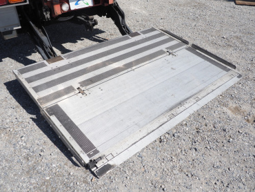 いすゞ フォワード 冷凍バン 中型 TKG-FRR90T2 年式 H26 [写真20]