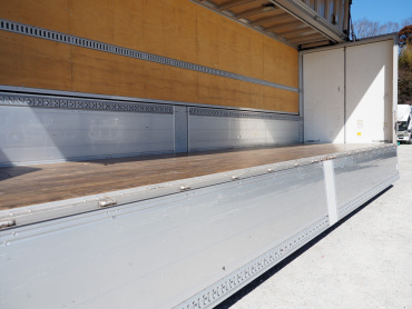 UDトラックス クオン ウイング車 大型 2PG-CG5CA 年式 R1 [写真23]