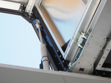 UDトラックス クオン ウイング車 大型 2PG-CG5CA 年式 R1 [写真15]