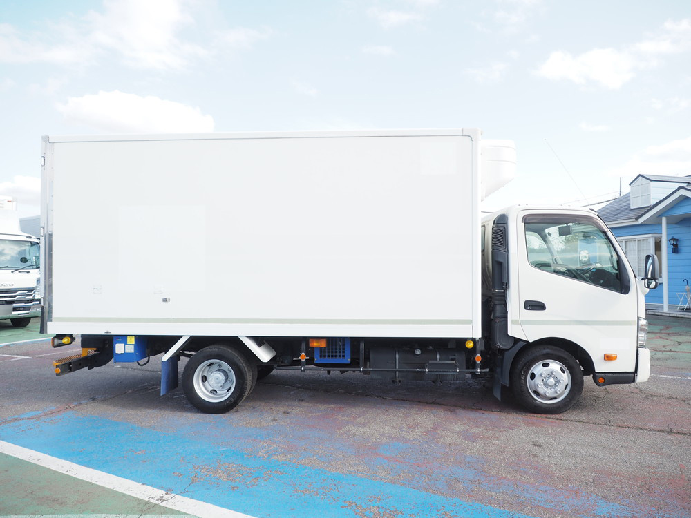 日野 デュトロ 冷凍バン 小型 TKG-XZU710M 年式 H28[写真09]
