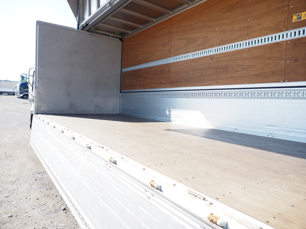 いすゞ フォワード ウイング車 中型 2RG-FRR90T2 年式 H30[写真18]