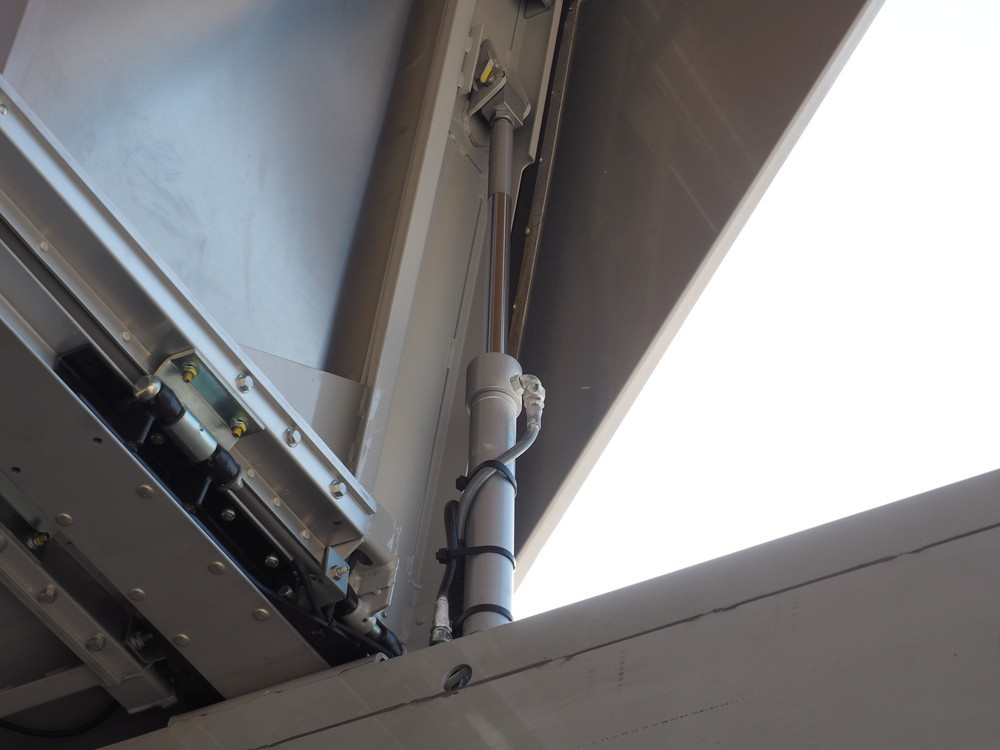 いすゞ フォワード ウイング車 中型 2RG-FRR90T2 年式 H30[写真11]