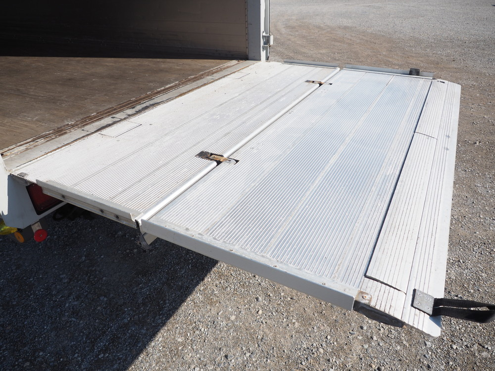 いすゞ フォワード ウイング車 中型 2RG-FRR90T2 年式 H30[写真28]