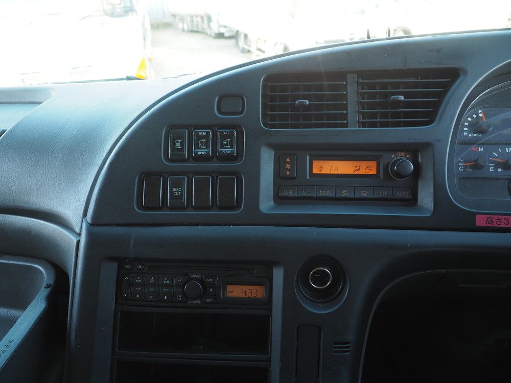 いすゞ ギガ ウイング車 大型 QKG-CYJ77A 年式 H26[写真36]