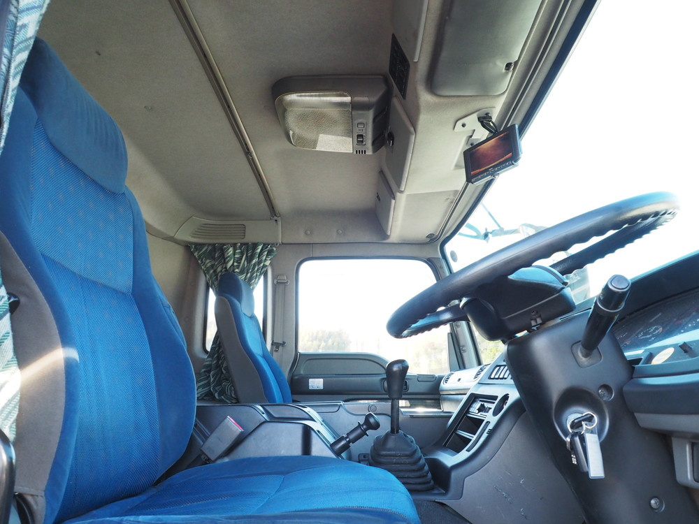 いすゞ ギガ ウイング車 大型 QKG-CYJ77A 年式 H26[写真32]