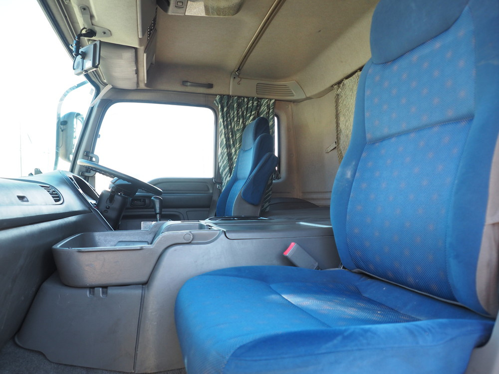 いすゞ ギガ ウイング車 大型 QKG-CYJ77A 年式 H26[写真39]