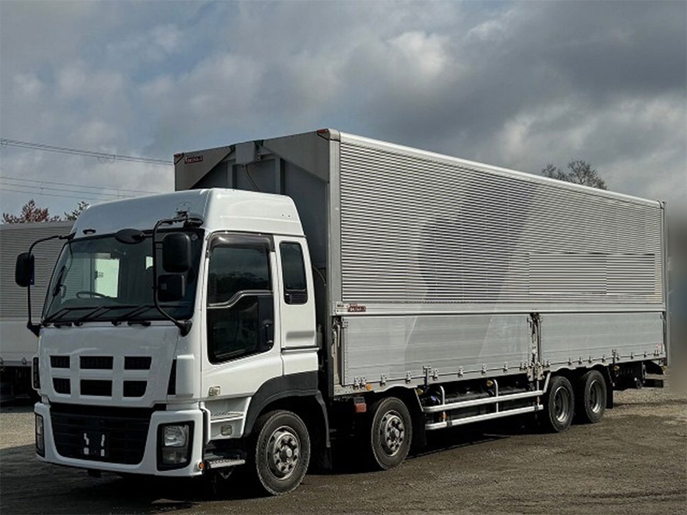 いすゞ ギガ ウイング車 大型 QKG-CYJ77A 年式 H27[写真01]