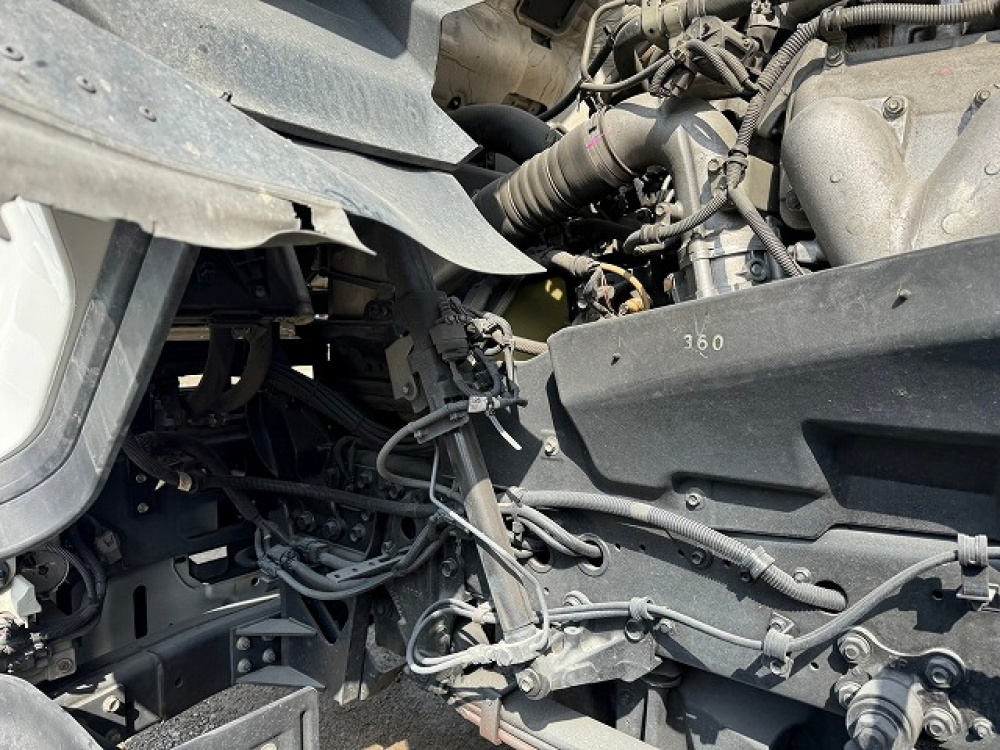 いすゞ ギガ ウイング車 大型 QKG-CYJ77A 年式 H27[写真38]