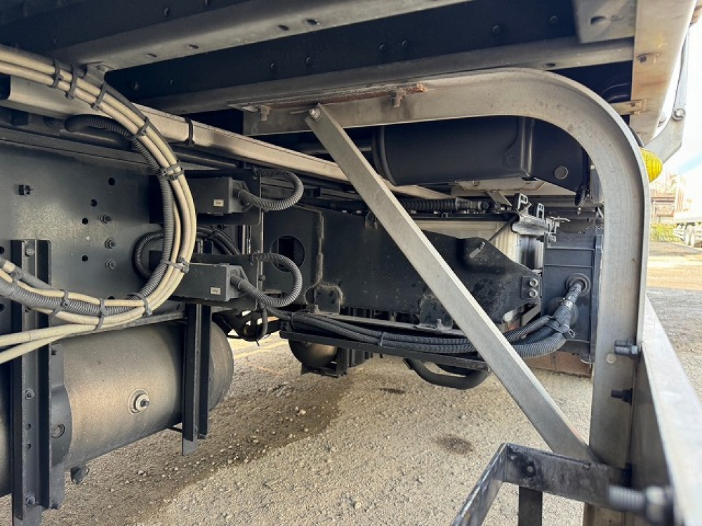 いすゞ ギガ ウイング車 大型 QKG-CYJ77A 年式 H27[写真13]