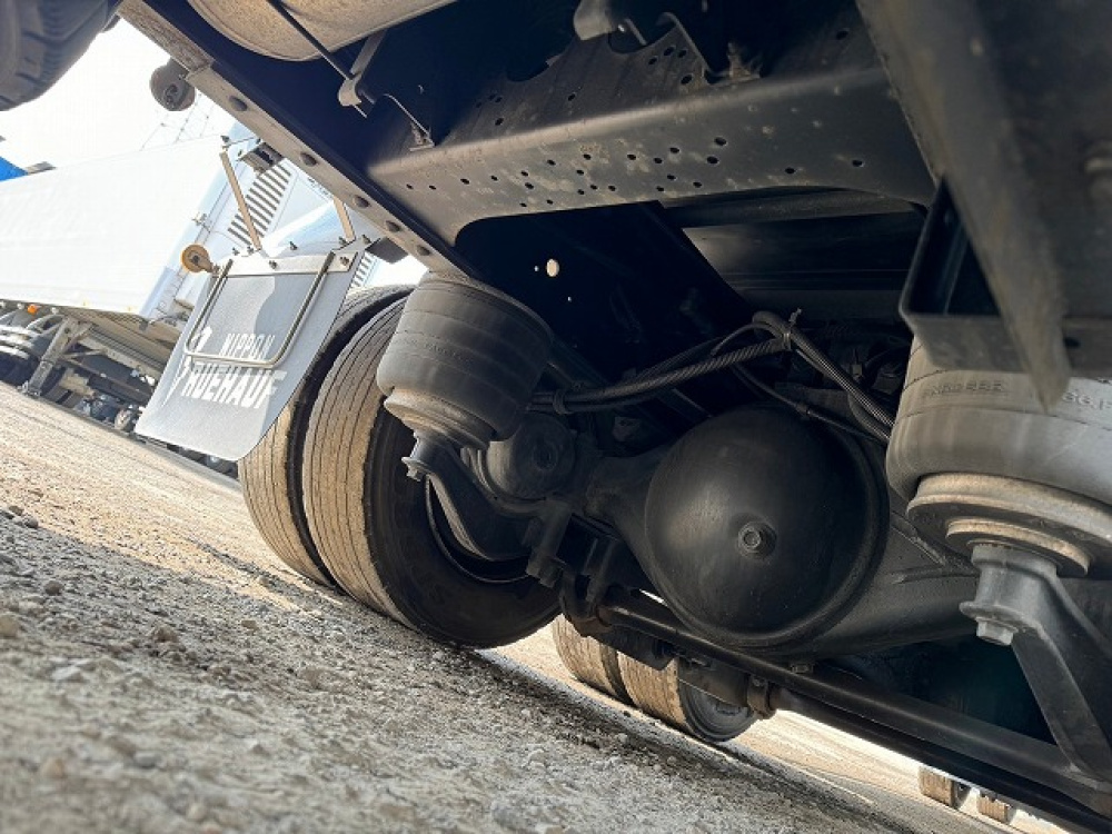 いすゞ ギガ ウイング車 大型 QKG-CYJ77A 年式 H27[写真20]