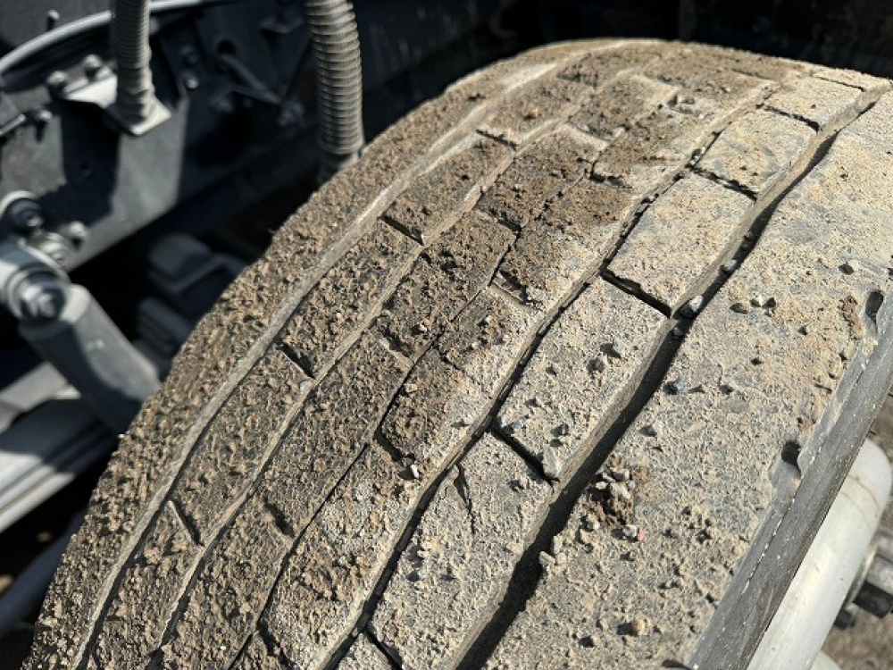 いすゞ ギガ ウイング車 大型 QKG-CYJ77A 年式 H27[写真23]