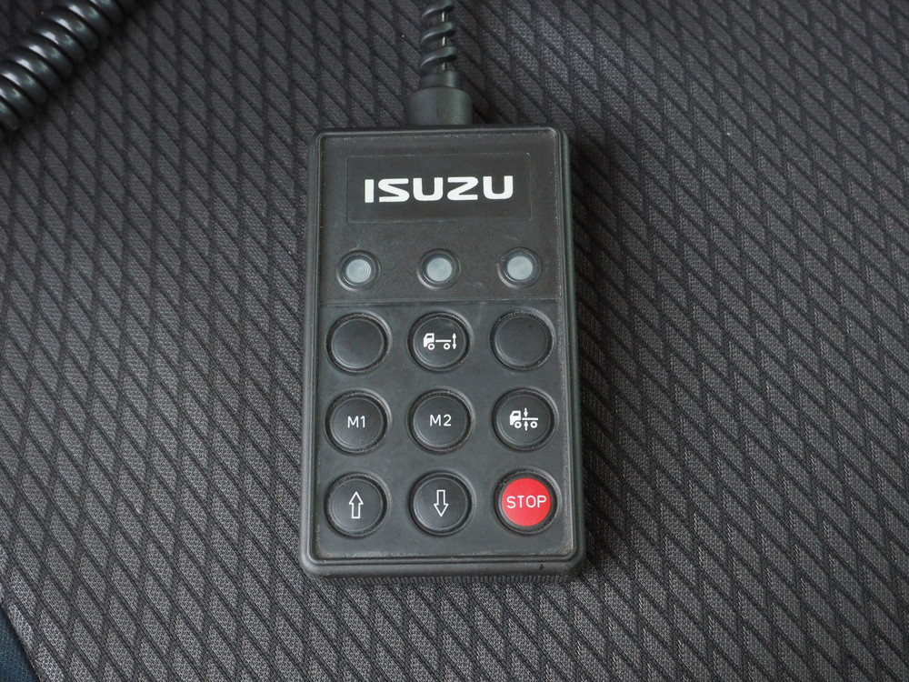 いすゞ ギガ 冷凍バン 大型 QPG-CYJ77B 年式 H30[写真25]