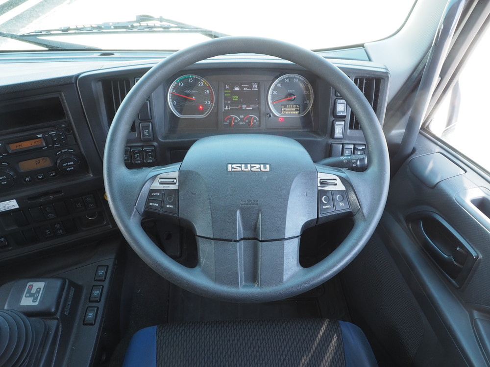 いすゞ ギガ 冷凍バン 大型 QPG-CYJ77B 年式 H30[写真20]