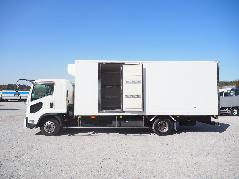 いすゞ フォワード 冷凍バン 中型 TKG-FRR90T2 年式 H28[写真10]