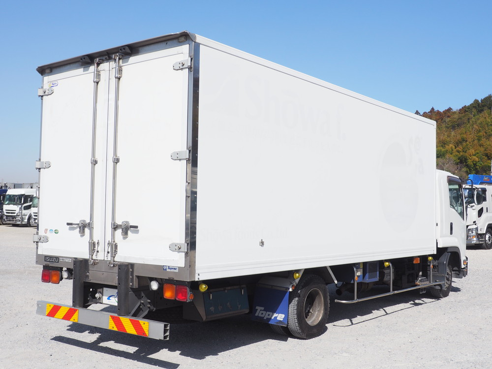 いすゞ フォワード 冷凍バン 中型 TKG-FRR90T2 年式 H28[写真04]