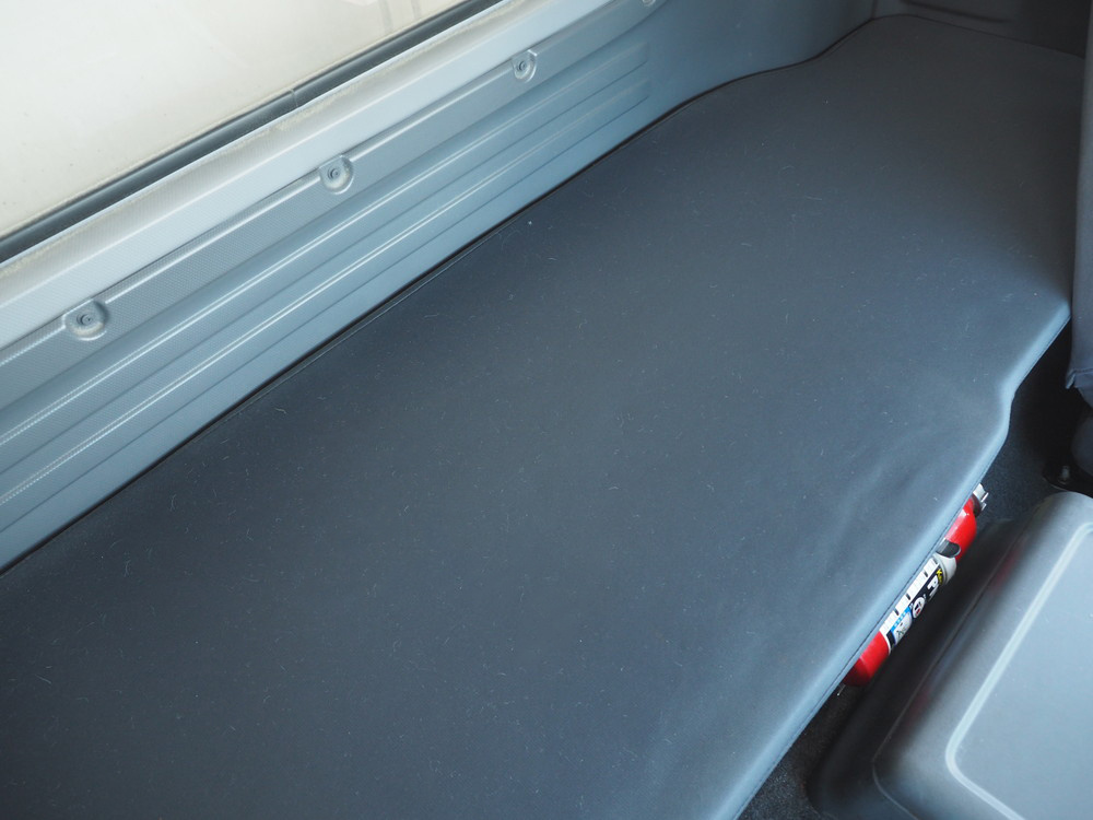 いすゞ フォワード 冷凍バン 中型 TKG-FRR90T2 年式 H28[写真27]