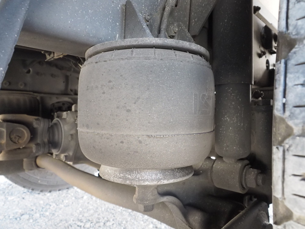 いすゞ フォワード 冷凍バン 中型 TKG-FRR90T2 年式 H28[写真32]