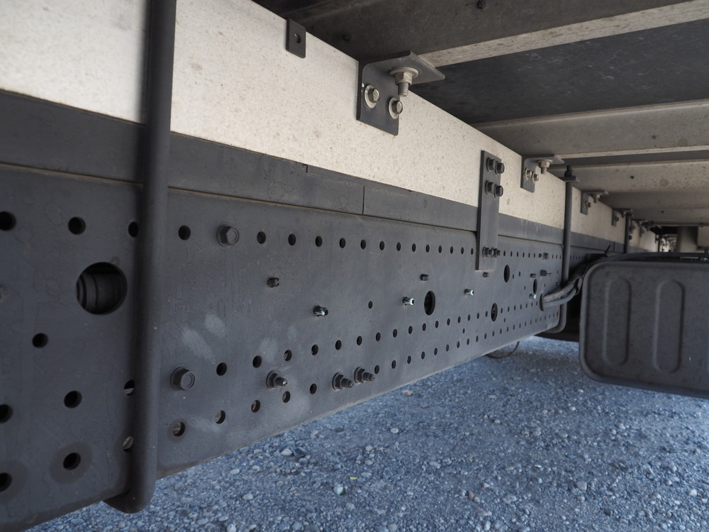 いすゞ フォワード 冷凍バン 中型 TKG-FRR90T2 年式 H28[写真34]