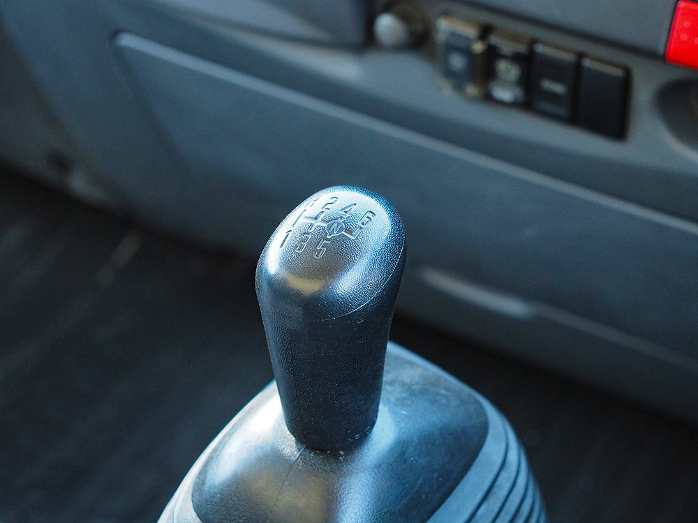 いすゞ エルフ バン車 小型 TRG-NPR85AN 年式 H27[写真23]