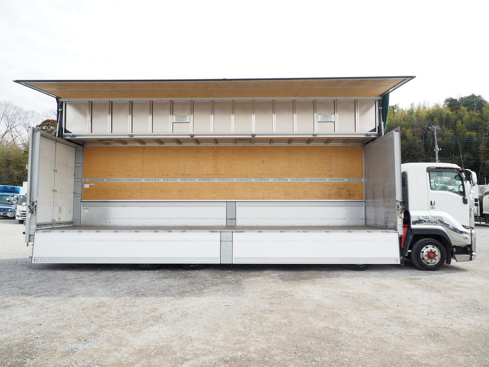 いすゞ ギガ ウイング車 大型 QPG-CYJ77B 年式 H28[写真17]
