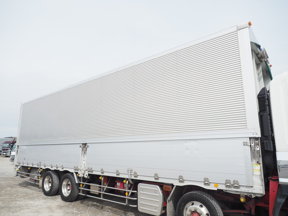 いすゞ ギガ ウイング車 大型 QPG-CYJ77B 年式 H28[写真14]