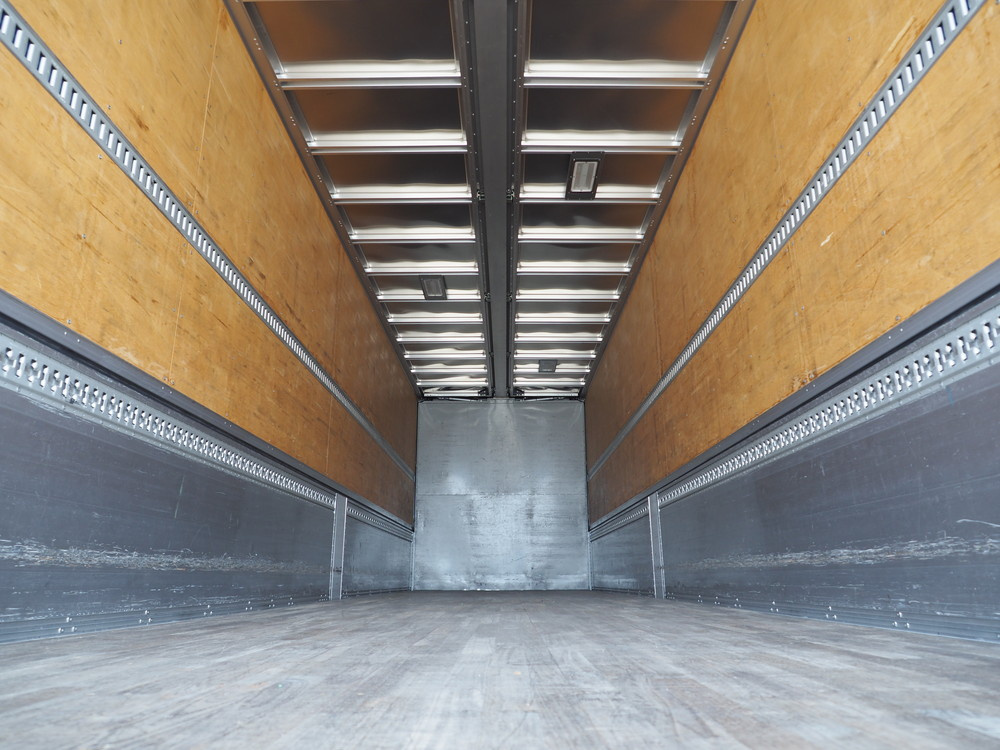 いすゞ ギガ ウイング車 大型 QPG-CYJ77B 年式 H28[写真33]