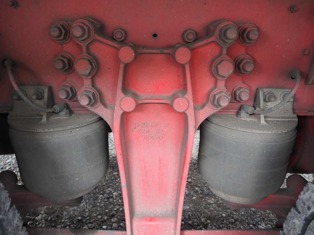 いすゞ ギガ ウイング車 大型 QPG-CYJ77B 年式 H28[写真46]