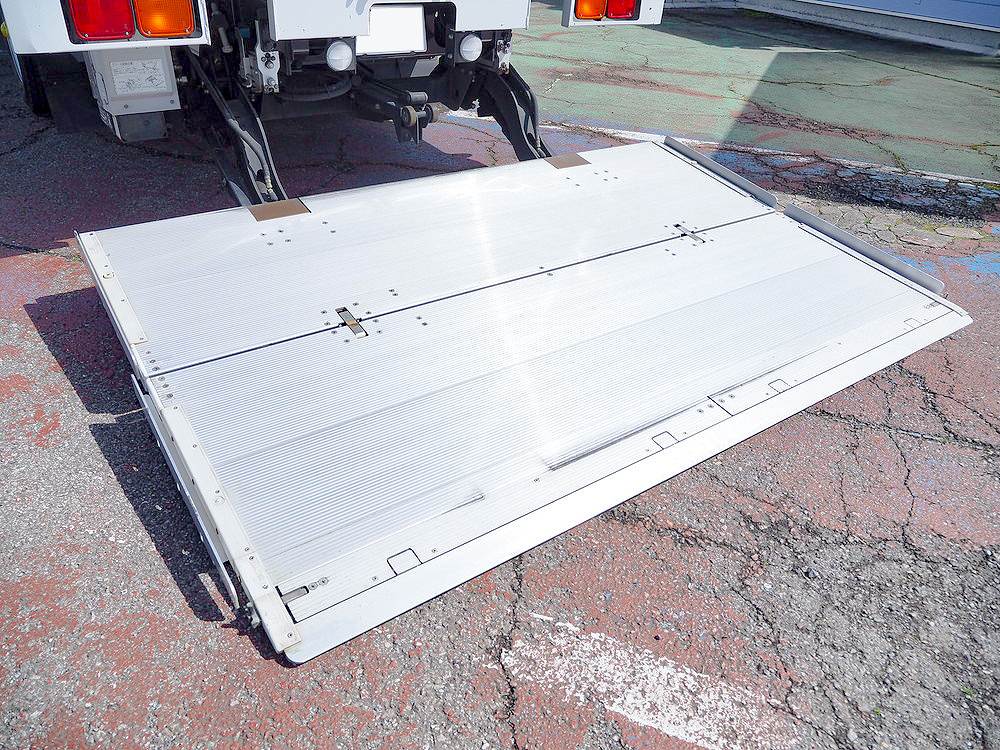 三菱ふそう ファイター ウイング車 中型 TKG-FK61F 年式 H28[写真32]