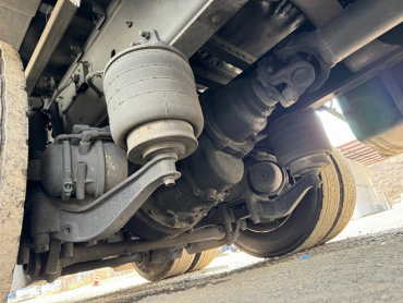 いすゞ ギガ ウイング車 大型 QKG-CYJ77A 年式 H27 [写真18]