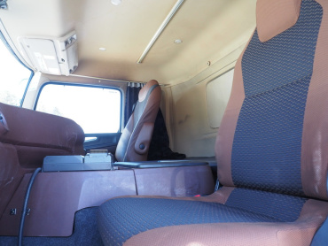 日野 プロフィア 冷凍バン 大型 2DG-FR1AHG 年式 H29 [写真37]