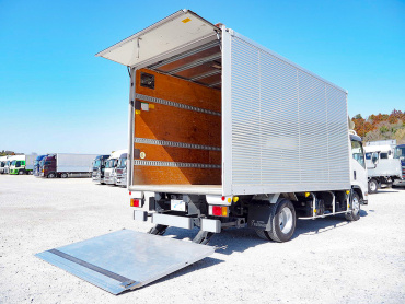 いすゞ エルフ バン車 小型 TRG-NPR85AN 年式 H27 [写真16]