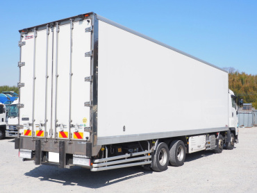 いすゞ ギガ 冷凍バン 大型 QPG-CYJ77B 年式 H30 [写真04]