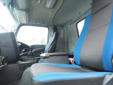 いすゞ ギガ 冷凍バン 大型 QPG-CYJ77B 年式 H30 [写真28]