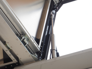 いすゞ ギガ ウイング車 大型 QPG-CYJ77B 年式 H28 [写真26]