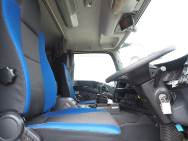 いすゞ ギガ ウイング車 大型 QPG-CYJ77B 年式 H28 [写真37]