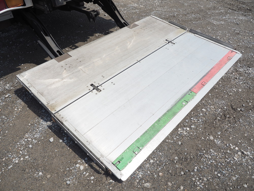 いすゞ ギガ 冷凍バン 大型 QKG-CYJ77A 年式 H26[写真18]